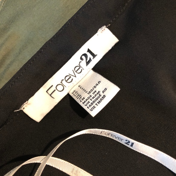 SOLD! Forever 21 LongSleeve Black/White  Blouse - Picture 3 of 3